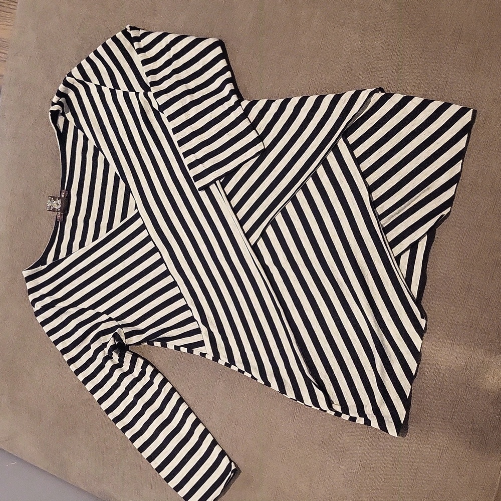 *EUC*Linda Matthews NY Tiered Striped Top